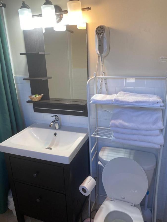 Huron Sands Motel And Restaurant Providence Bay Экстерьер фото
