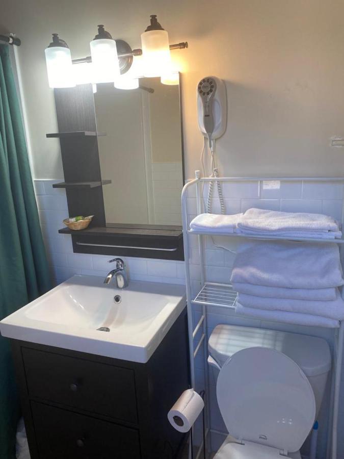 Huron Sands Motel And Restaurant Providence Bay Экстерьер фото
