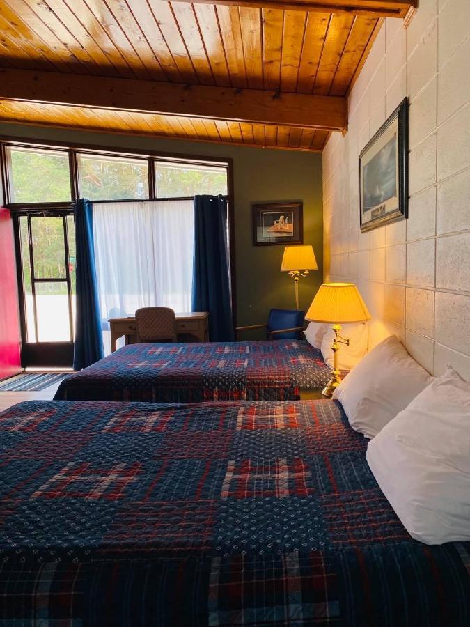 Huron Sands Motel And Restaurant Providence Bay Экстерьер фото